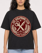 Mockup Boxy Heavyweight Tee Black female close-up 07