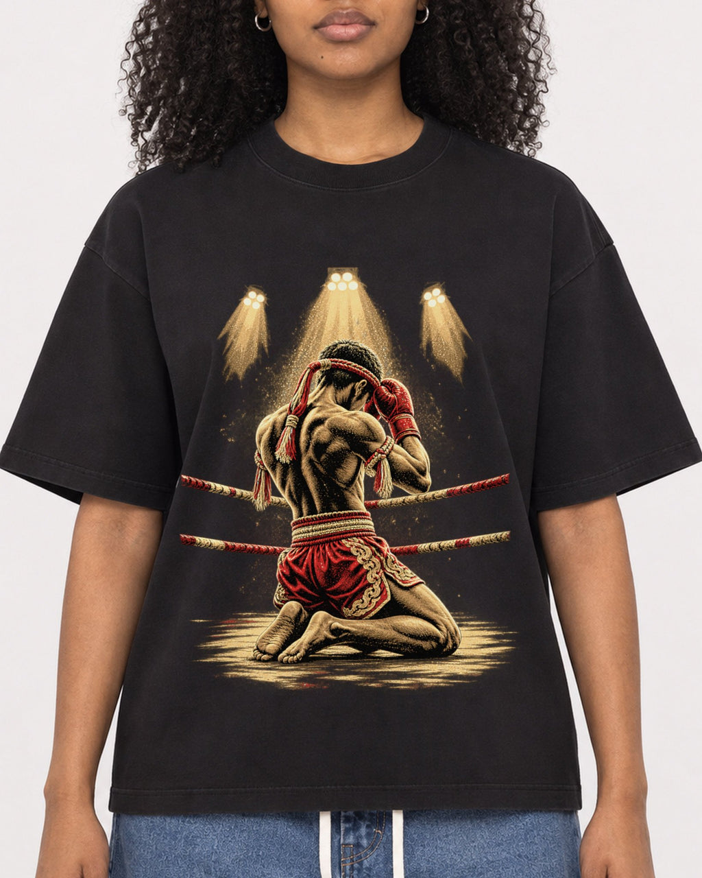 Mockup Boxy Heavyweight Tee Black female close-up 05