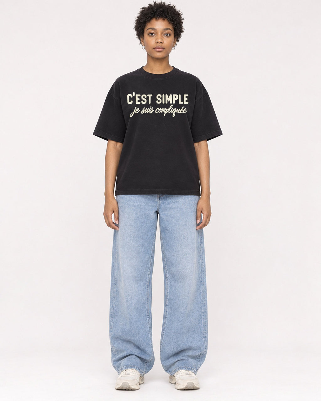 Mockup Boxy Heavyweight Tee Black female full-body 35