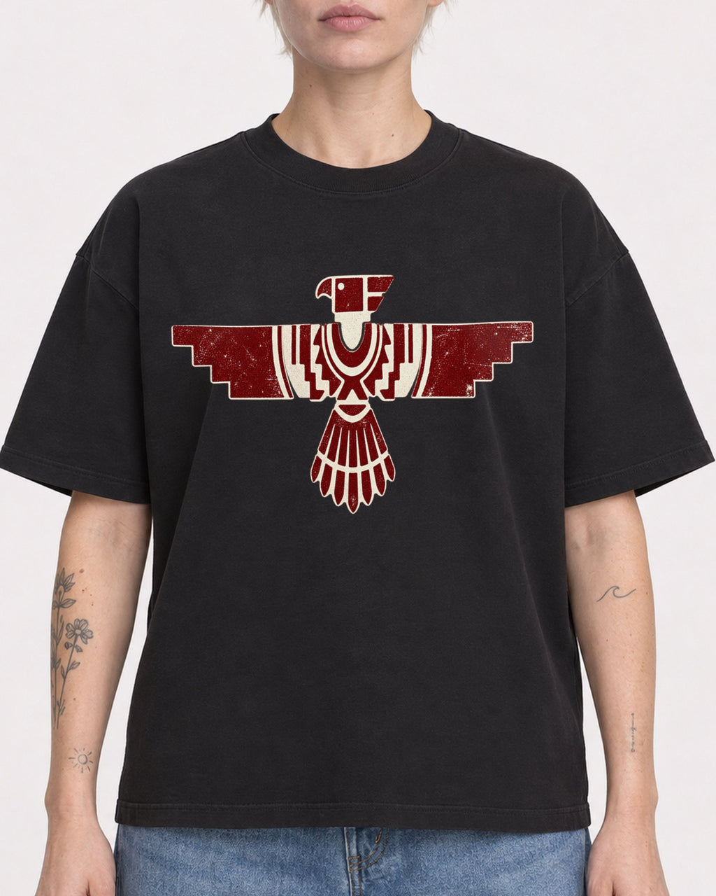 Mockup Boxy Heavyweight Tee Black female close-up 48