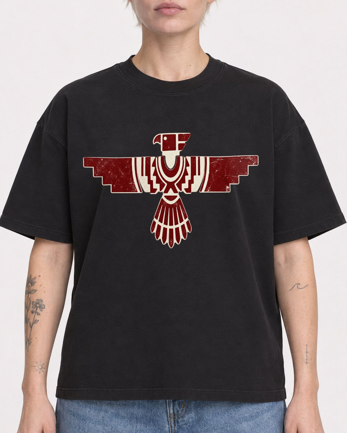 Mockup Boxy Heavyweight Tee Black female close-up 48
