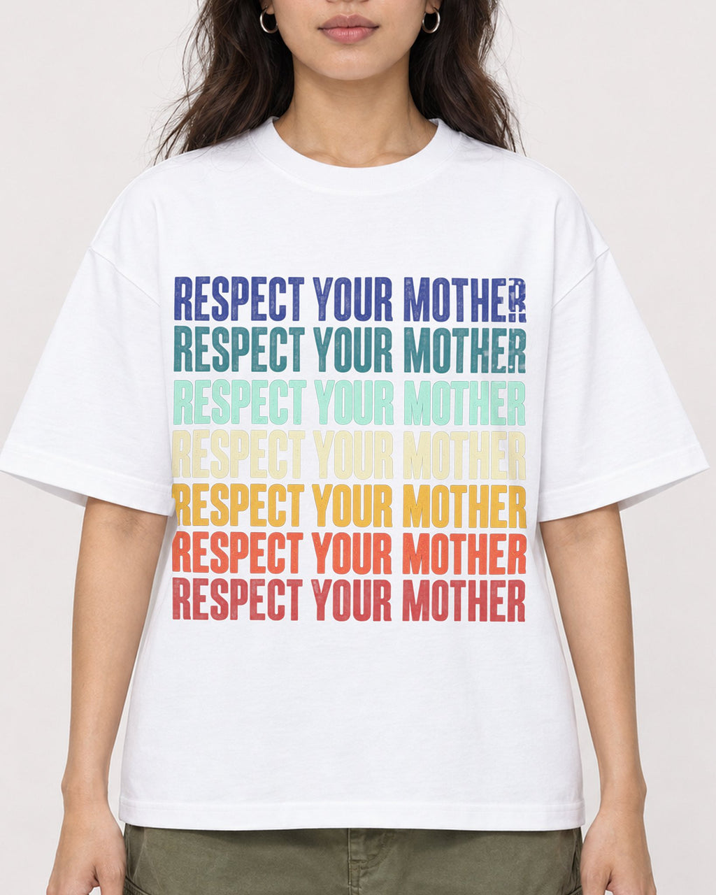 Mockup Boxy Heavyweight Tee White female close-up 02