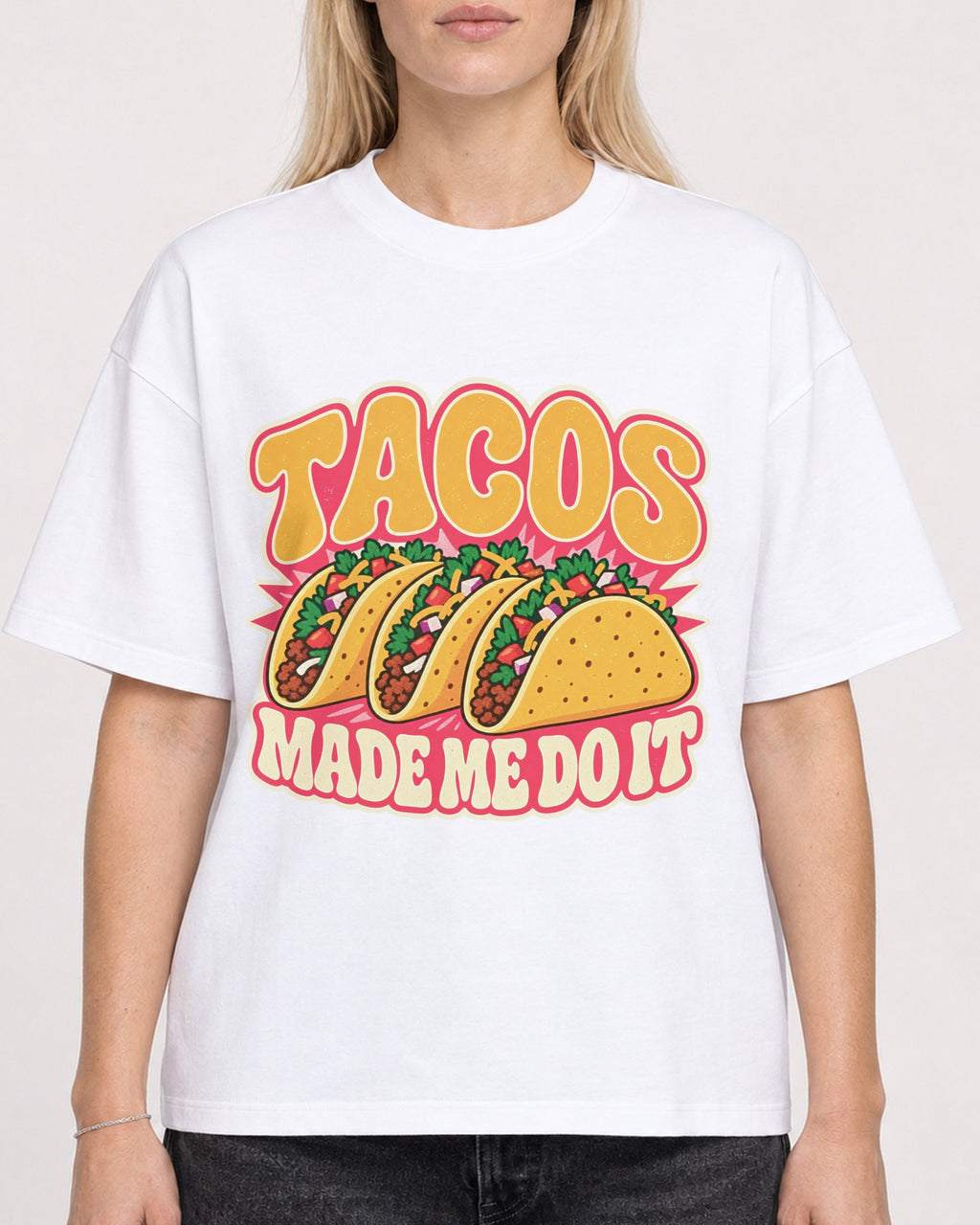 Mockup Boxy Heavyweight Tee White female close-up 08