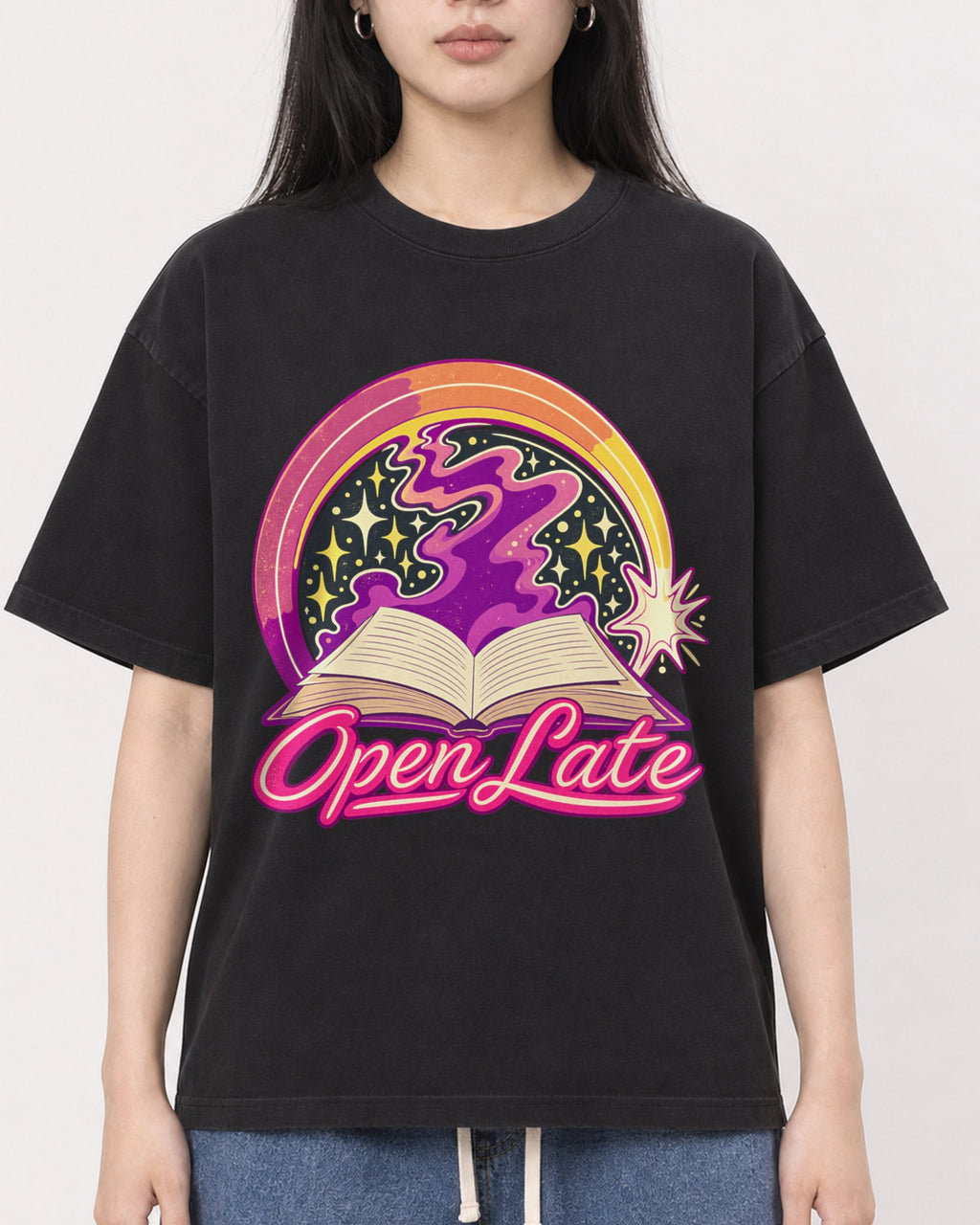 Mockup Boxy Heavyweight Tee Black female close-up 01