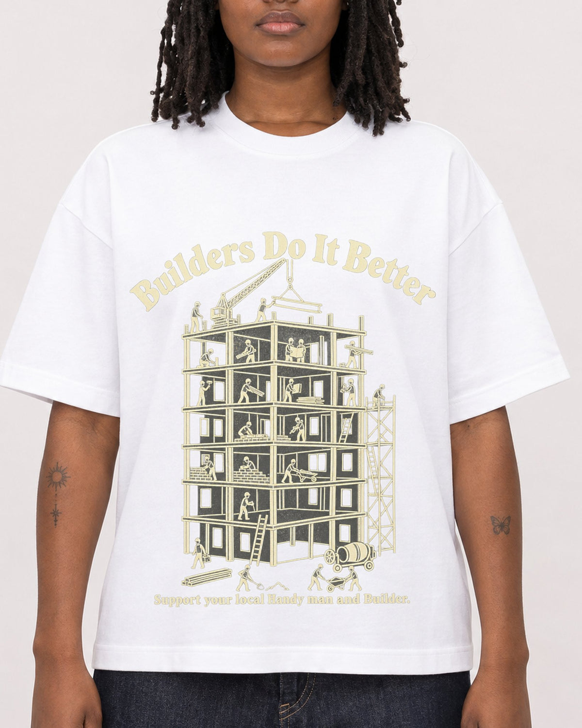 Mockup Boxy Heavyweight Tee White female close-up 24