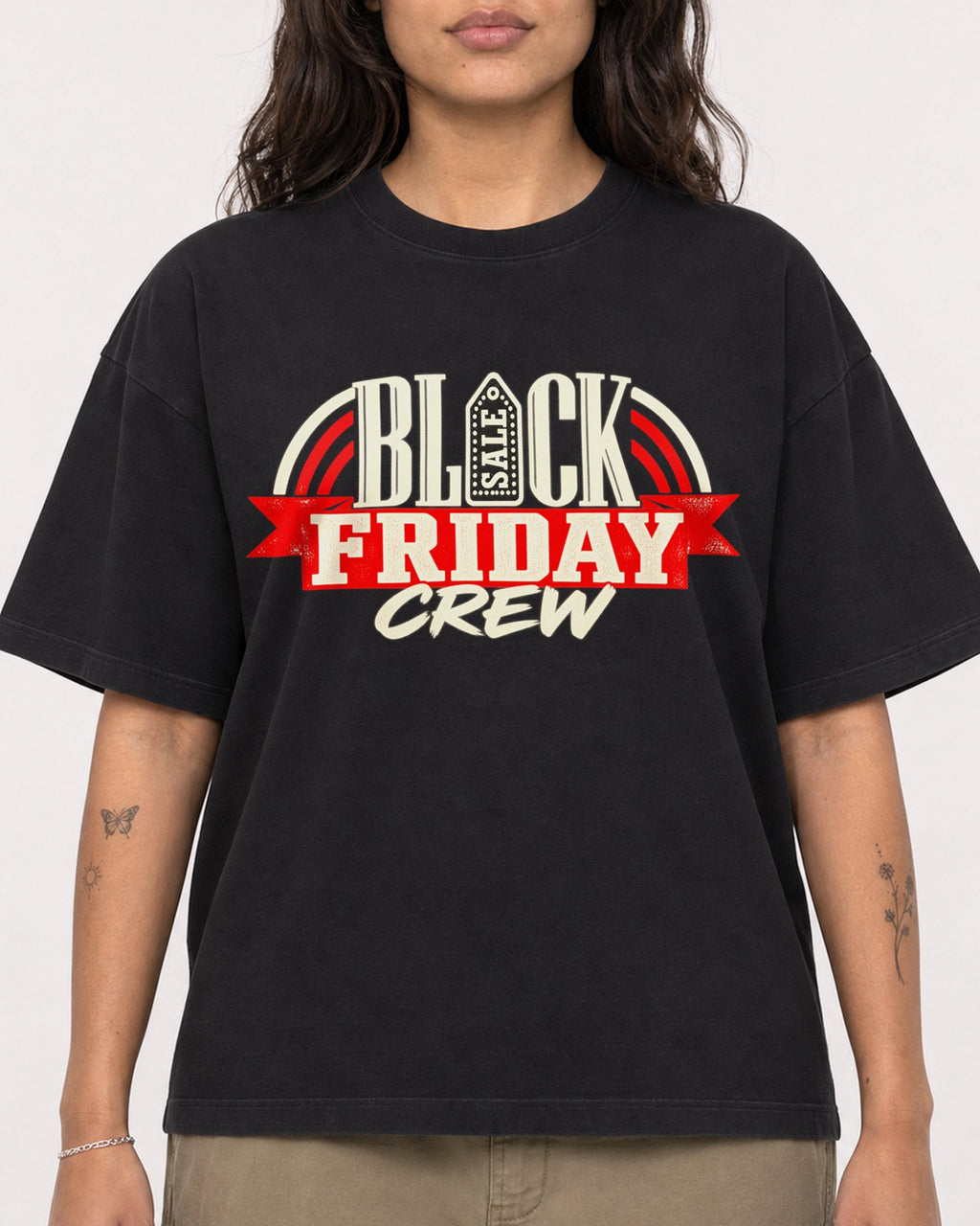 Mockup Boxy Heavyweight Tee Black female close-up 06