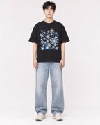 Mockup Boxy Heavyweight Tee Black male full-body 01