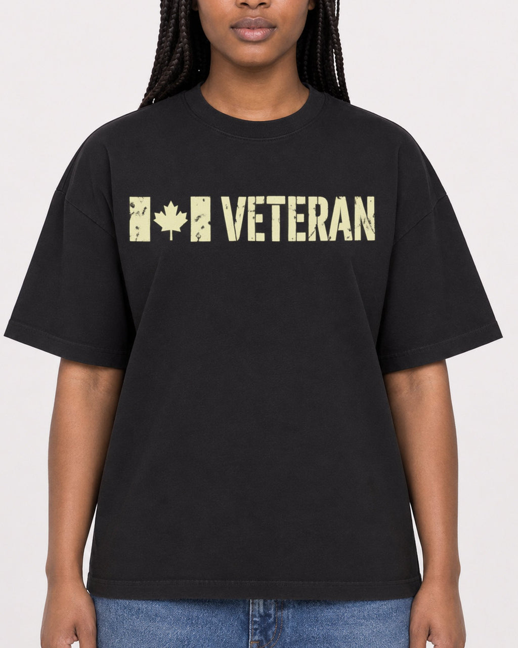 Mockup Boxy Heavyweight Tee Black female close-up 04