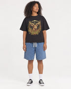 Mockup Boxy Heavyweight Tee Black female full-body 05