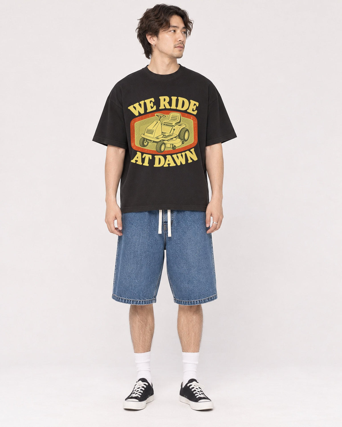 Mockup Boxy Heavyweight Tee Black male full-body 03