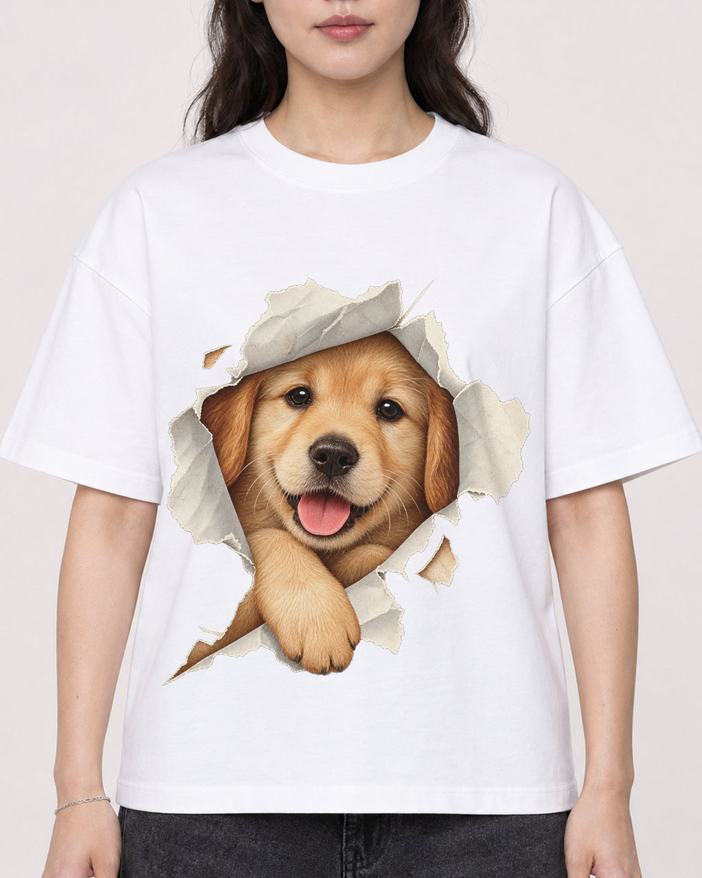 Mockup Boxy Heavyweight Tee White female close-up 03