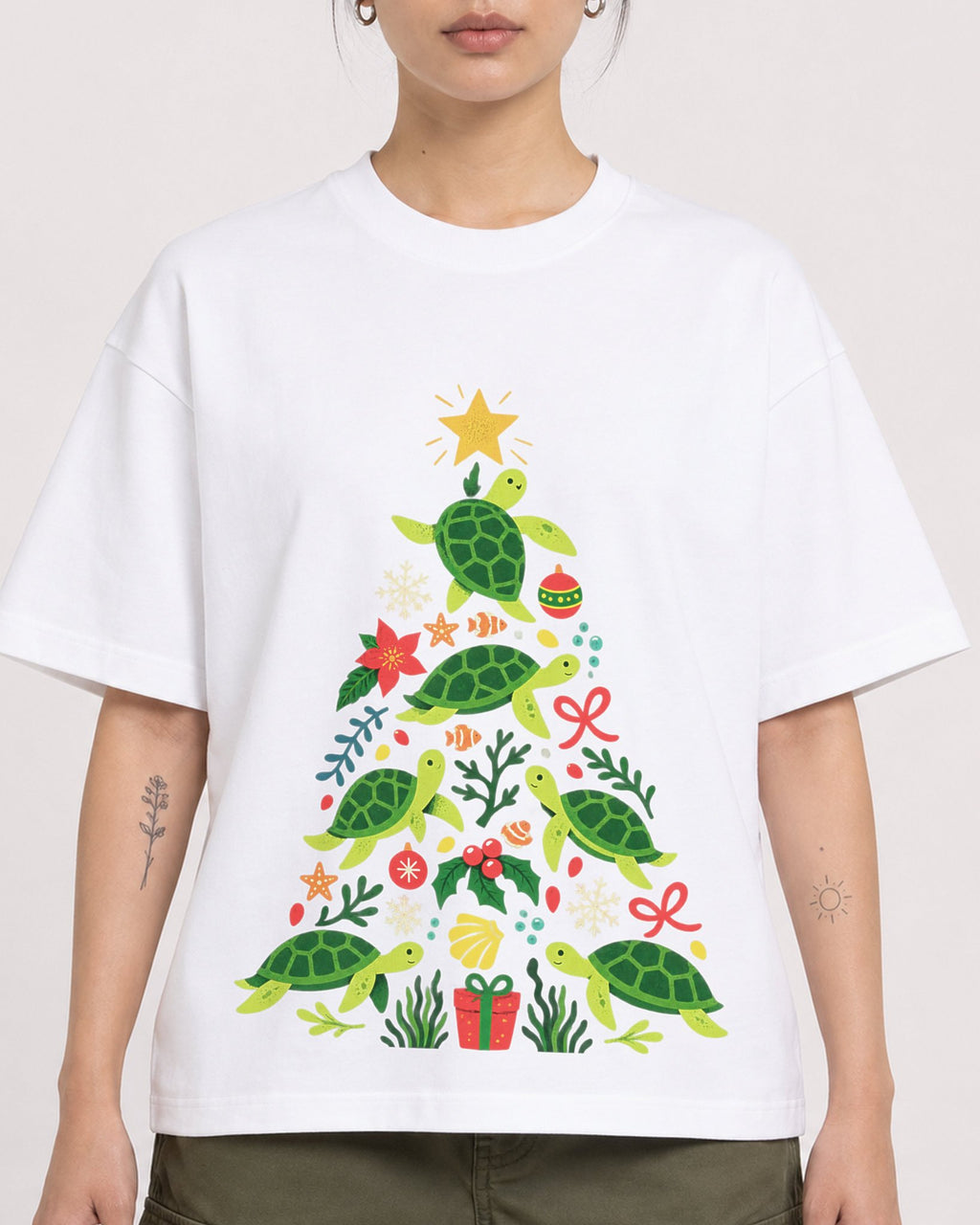 Mockup Boxy Heavyweight Tee White female close-up 12