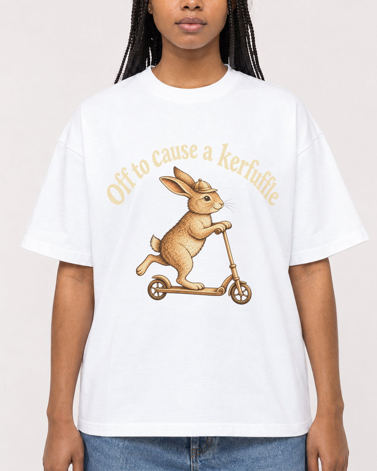 Mockup Boxy Heavyweight Tee White female close-up 45