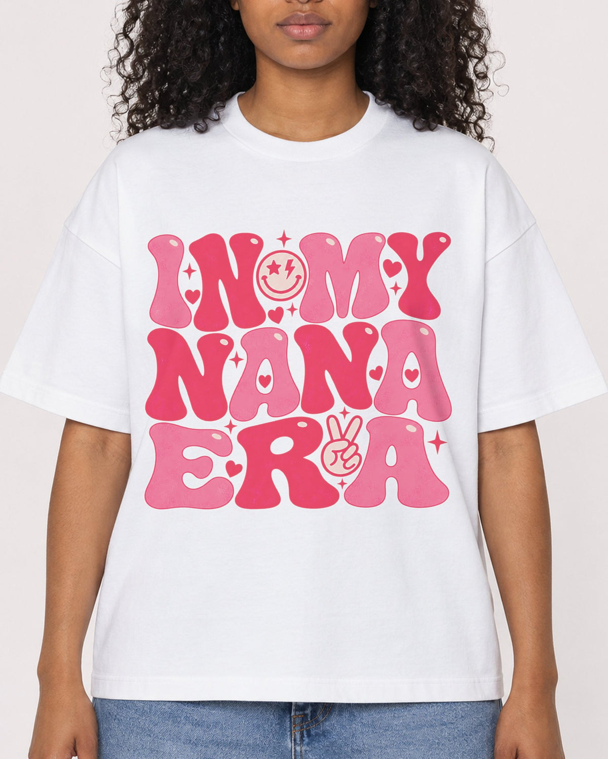 Mockup Boxy Heavyweight Tee White female close-up 05