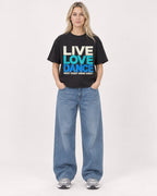 Mockup Boxy Heavyweight Tee Black female full-body 08