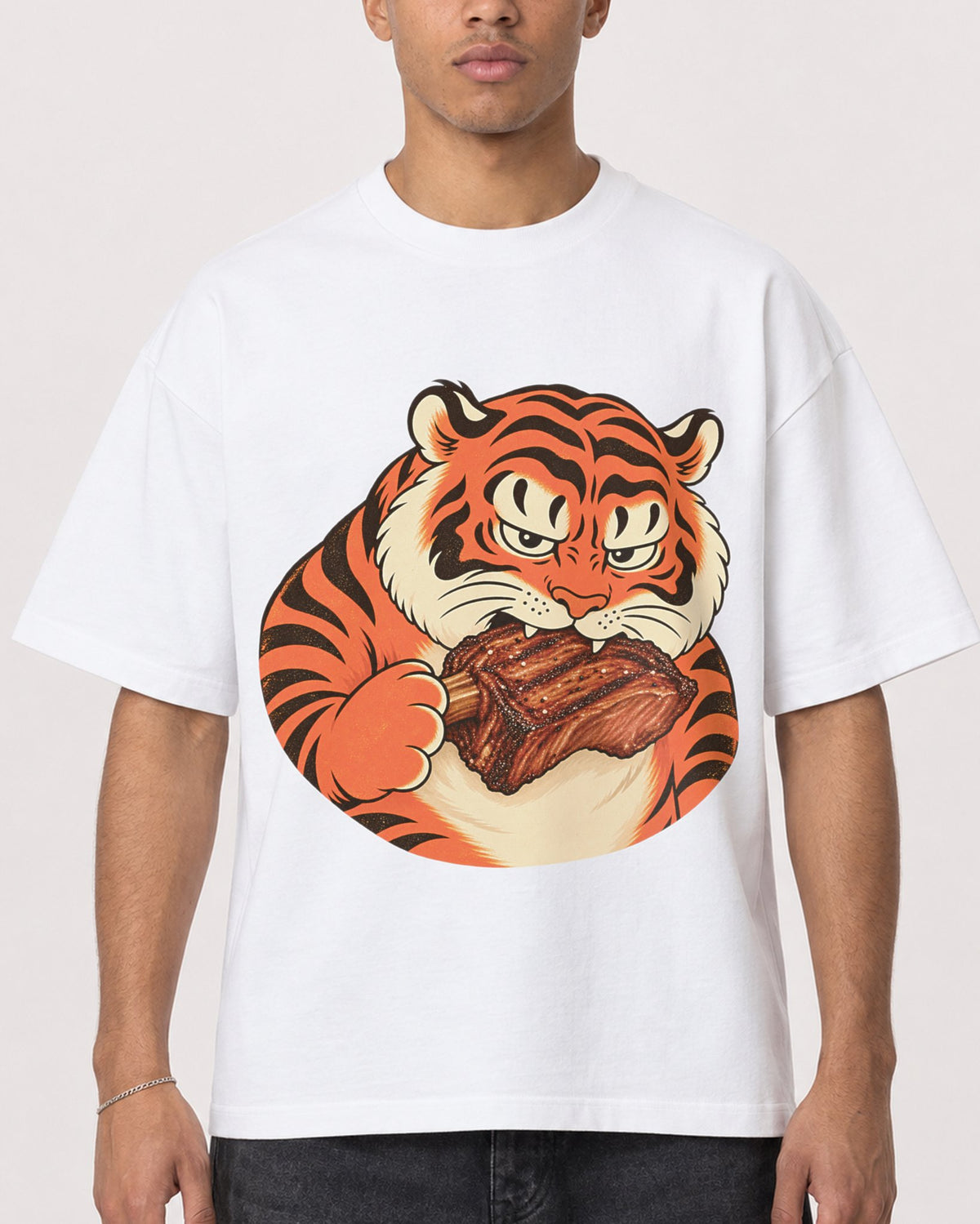 Mockup Boxy Heavyweight Tee White male close-up 50