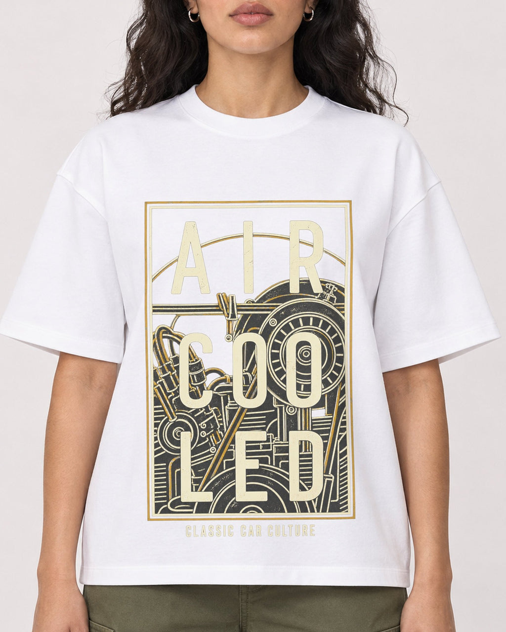 Mockup Boxy Heavyweight Tee White female close-up 07