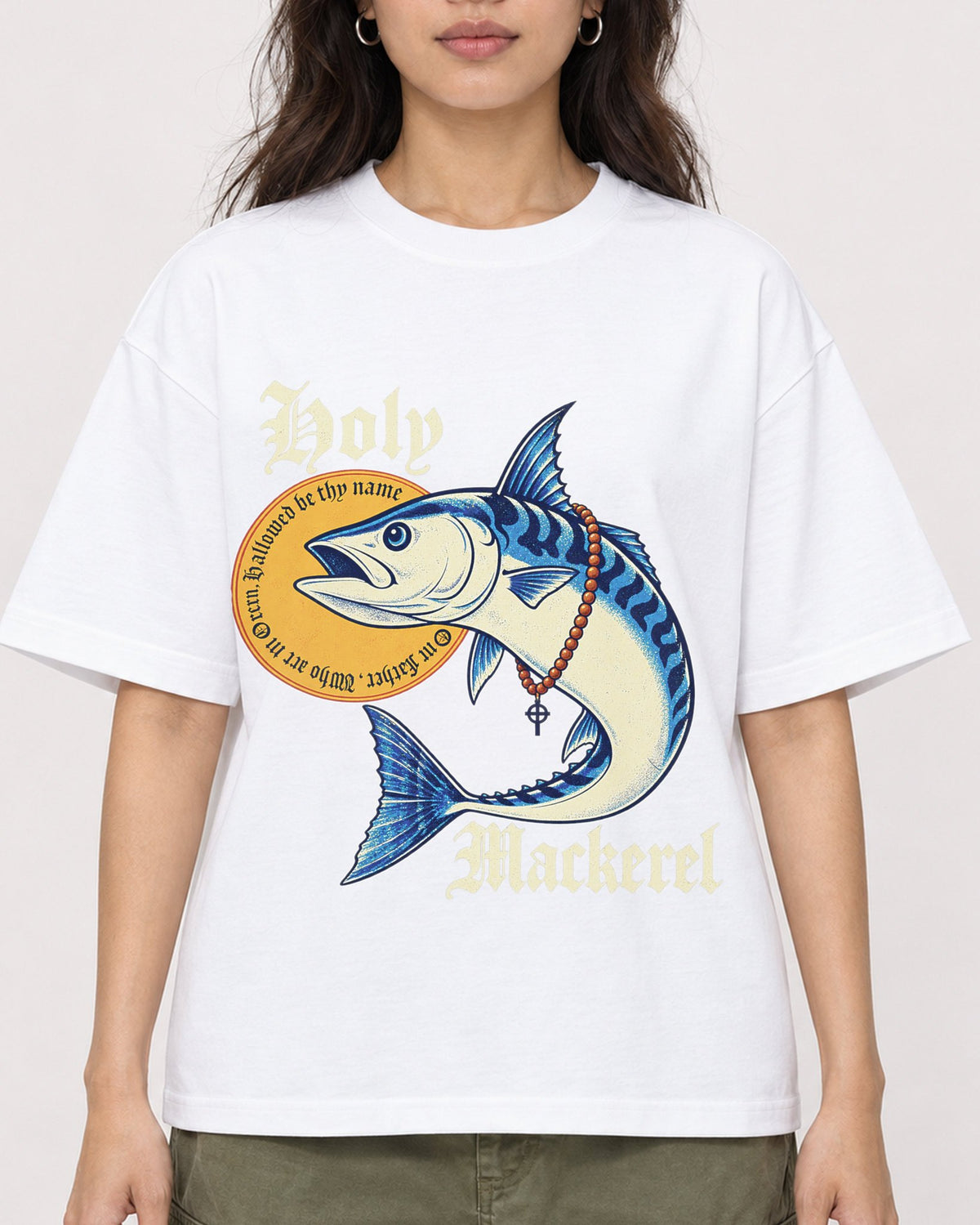 Mockup Boxy Heavyweight Tee White female close-up 02
