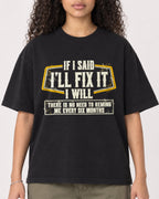 Mockup Boxy Heavyweight Tee Black female close-up 10