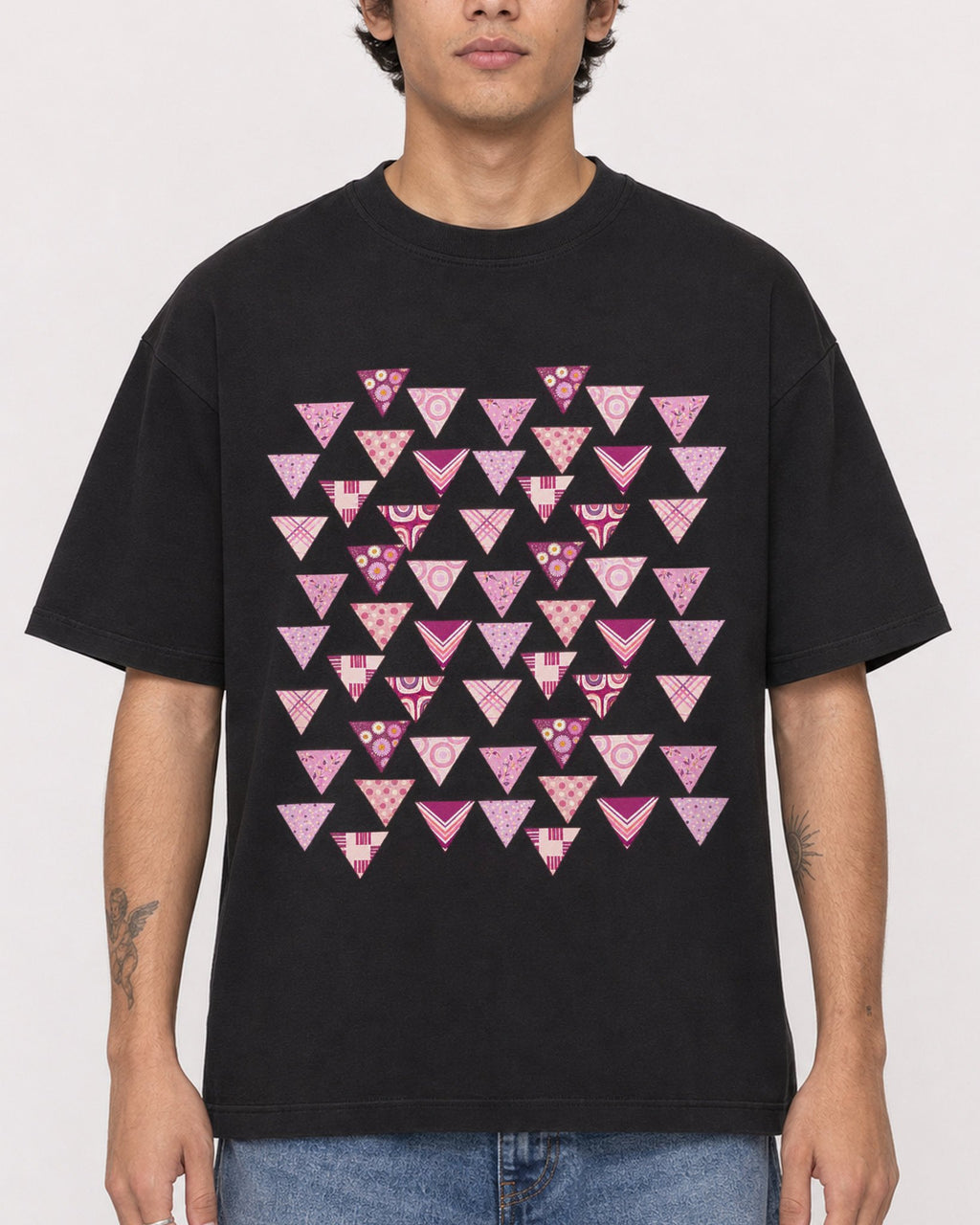 Mockup Boxy Heavyweight Tee Black male close-up 06