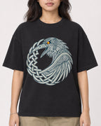 Mockup Boxy Heavyweight Tee Black female close-up 02