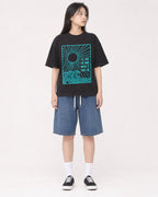 Mockup Boxy Heavyweight Tee Black female full-body 01