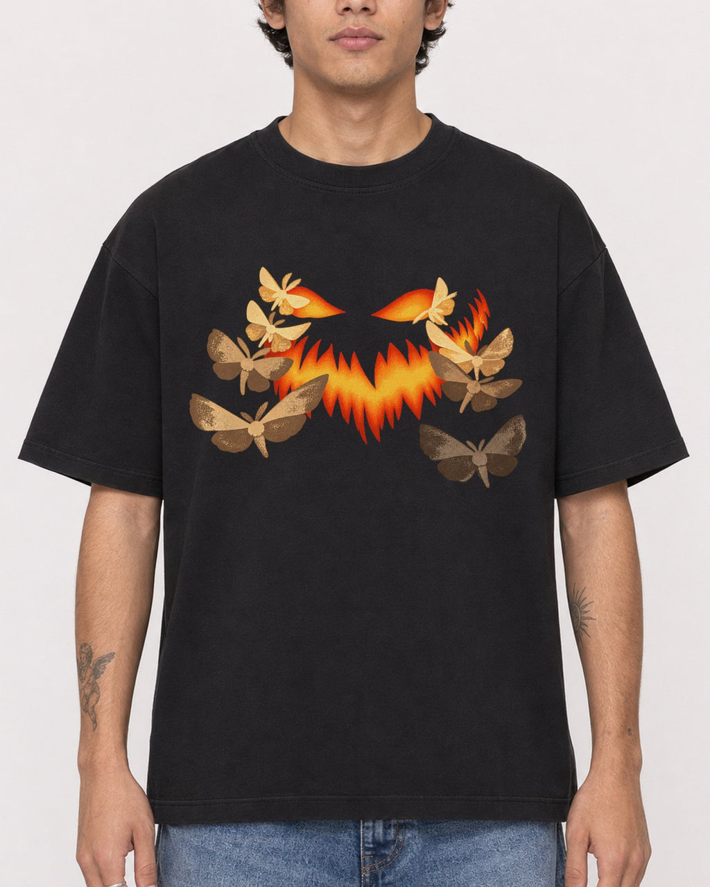 Mockup Boxy Heavyweight Tee Black male close-up 06