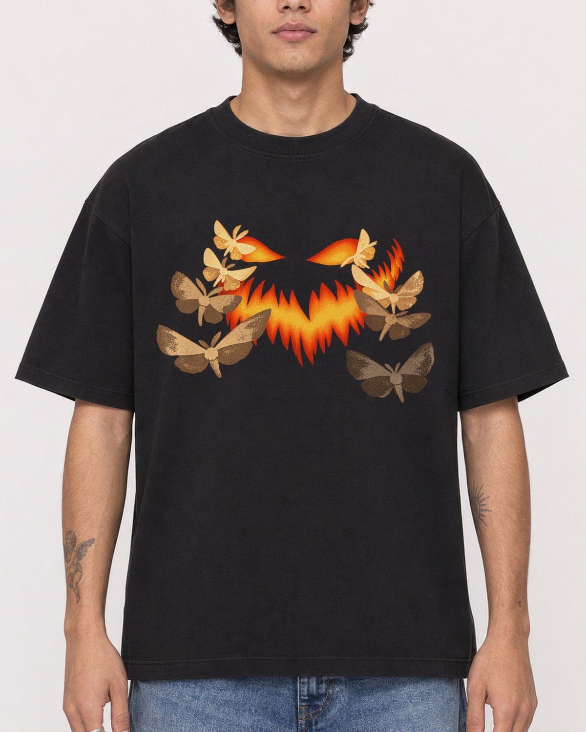 Mockup Boxy Heavyweight Tee Black male close-up 06