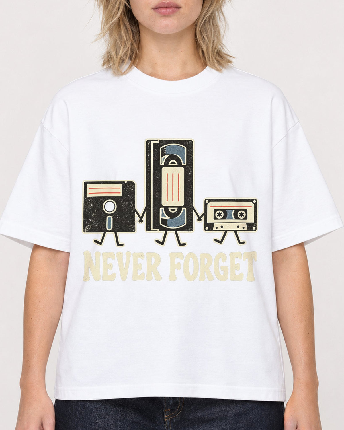 Mockup Boxy Heavyweight Tee White female close-up 19
