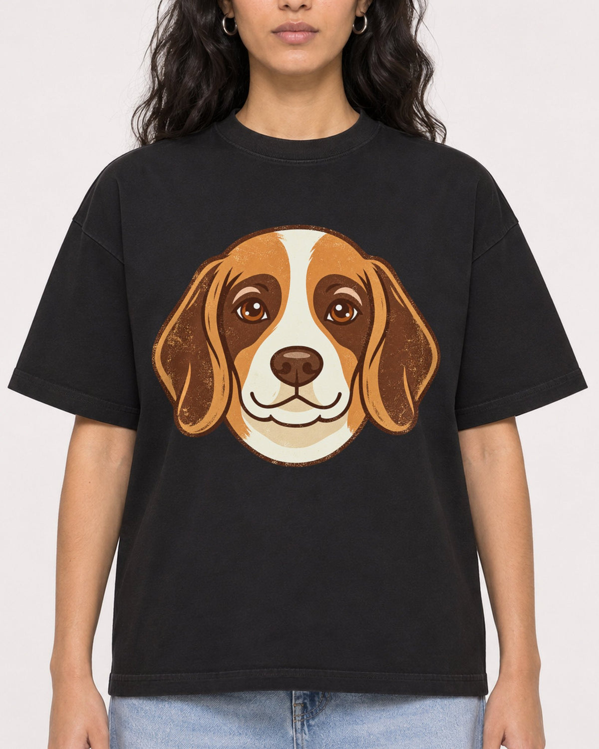 Mockup Boxy Heavyweight Tee Black female close-up 07