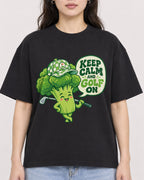 Mockup Boxy Heavyweight Tee Black female close-up 03
