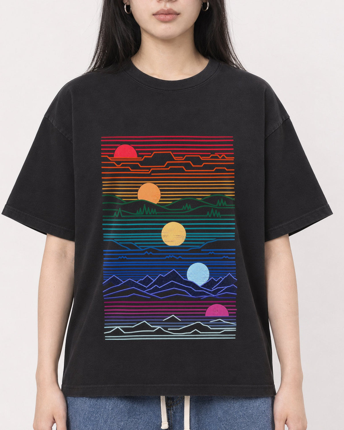 Mockup Boxy Heavyweight Tee Black female close-up 01