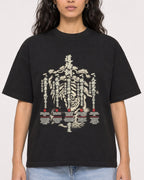 Mockup Boxy Heavyweight Tee Black female close-up 07
