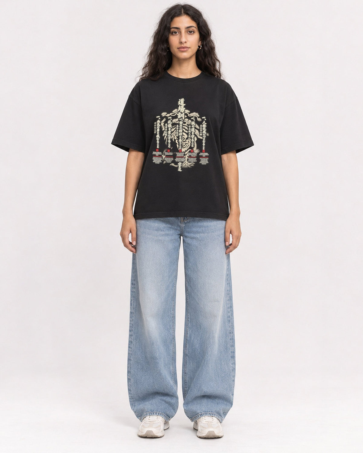 Mockup Boxy Heavyweight Tee Black female full-body 07