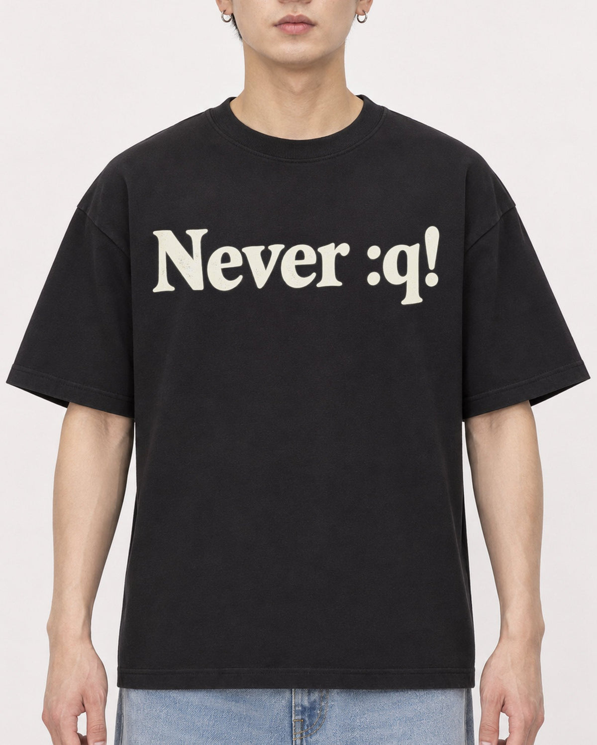 Mockup Boxy Heavyweight Tee Black male close-up 01