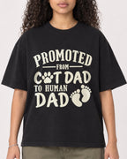 Mockup Boxy Heavyweight Tee Black female close-up 10