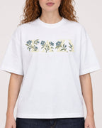 Mockup Boxy Heavyweight Tee White female close-up 09