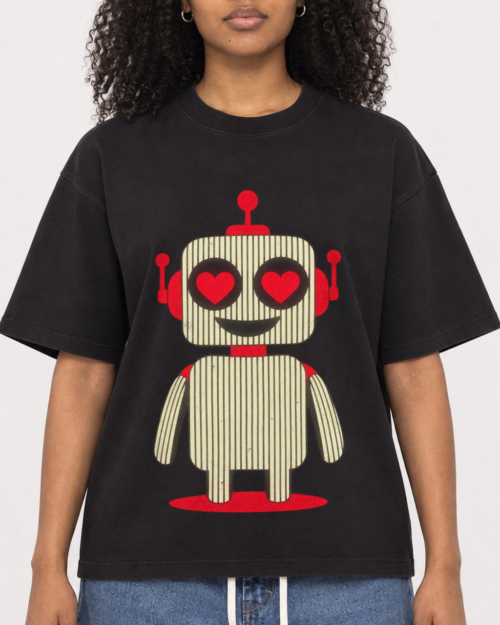 Mockup Boxy Heavyweight Tee Black female close-up 05