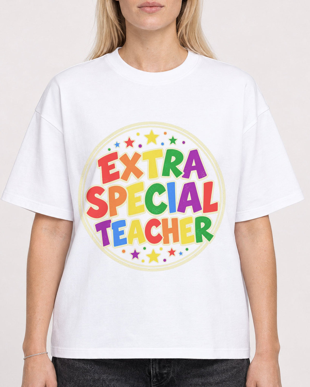 Mockup Boxy Heavyweight Tee White female close-up 08