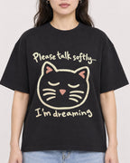 Mockup Boxy Heavyweight Tee Black female close-up 03