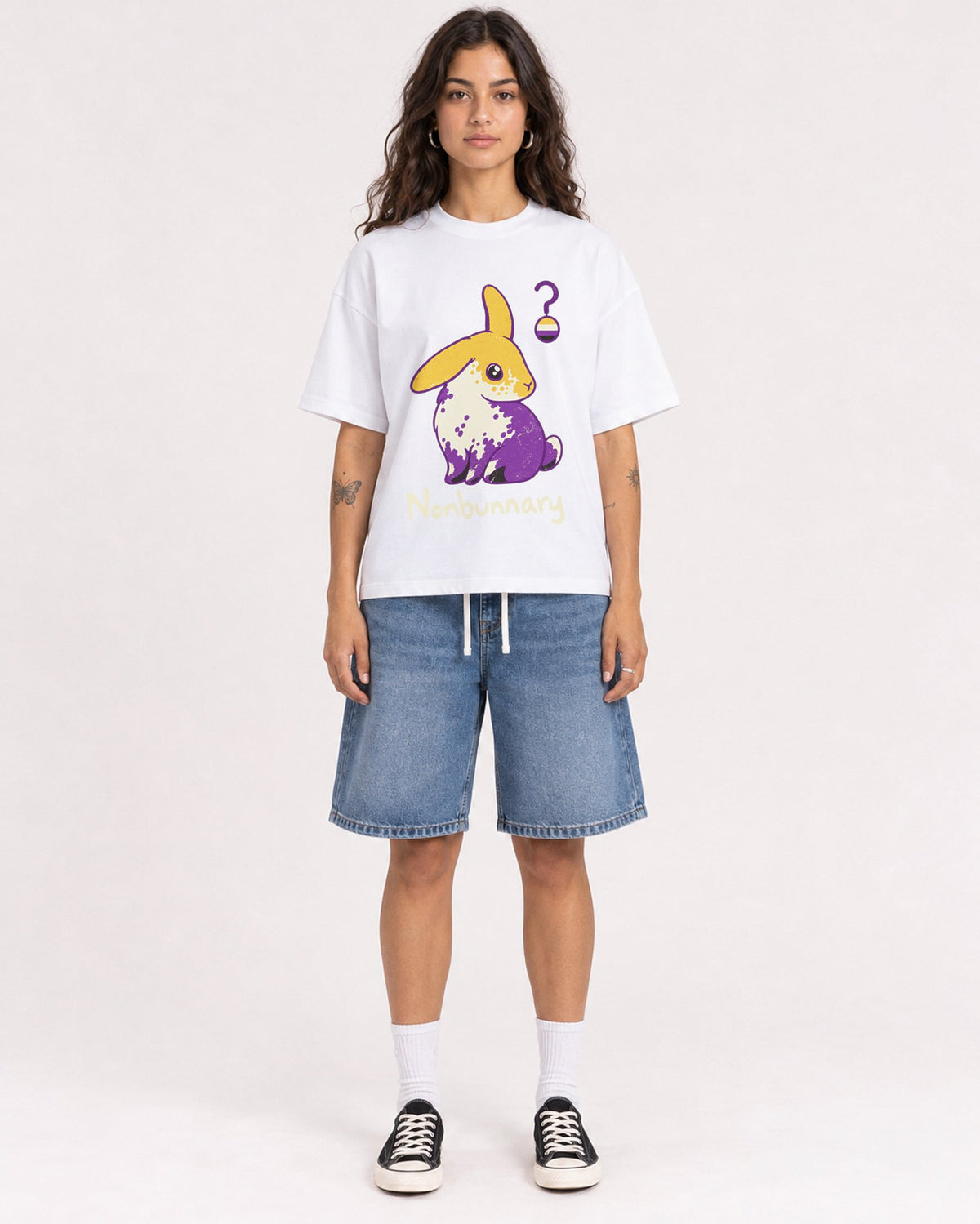 Mockup Boxy Heavyweight Tee White female full-body 06