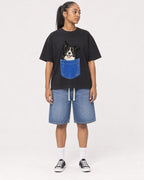 Mockup Boxy Heavyweight Tee Black female full-body 25