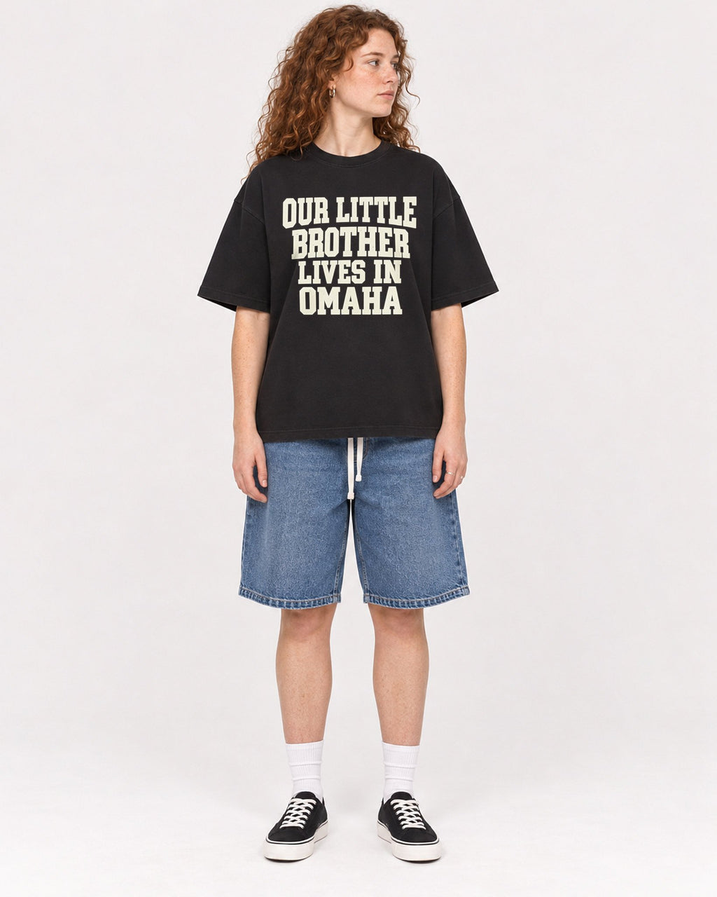 Mockup Boxy Heavyweight Tee Black female full-body 09