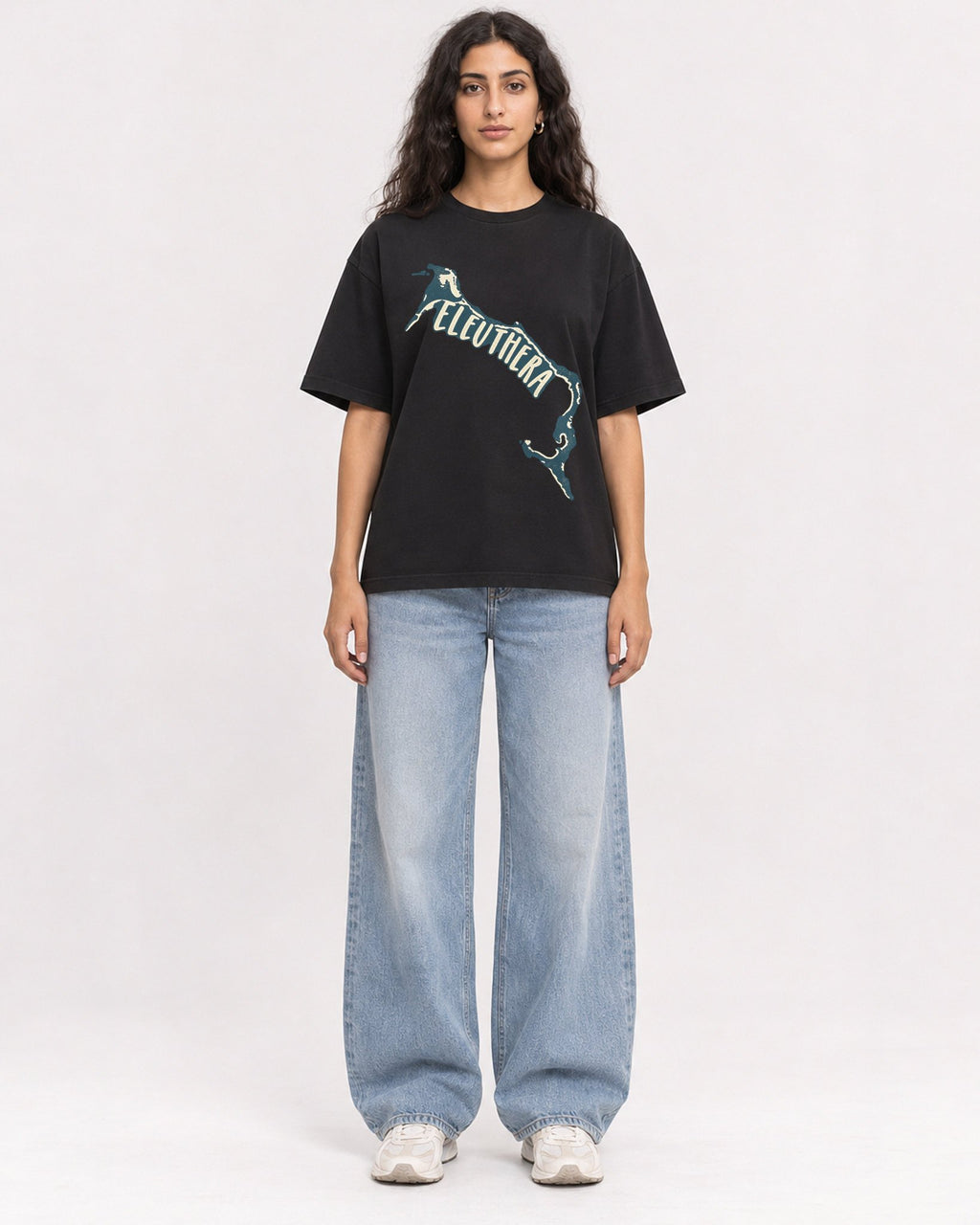 Mockup Boxy Heavyweight Tee Black female full-body 07
