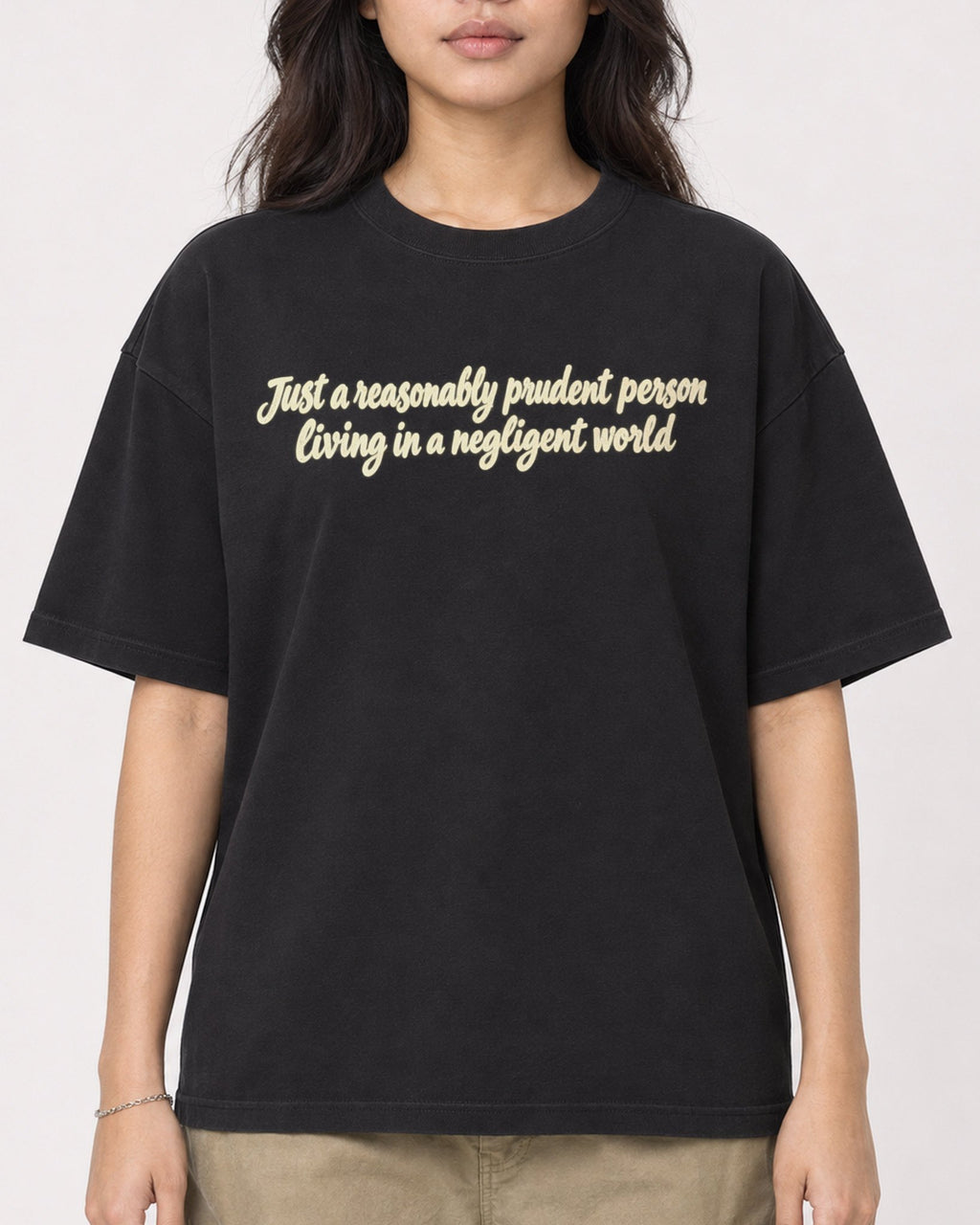 Mockup Boxy Heavyweight Tee Black female close-up 02