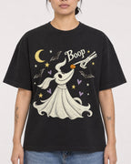 Mockup Boxy Heavyweight Tee Black female close-up 12