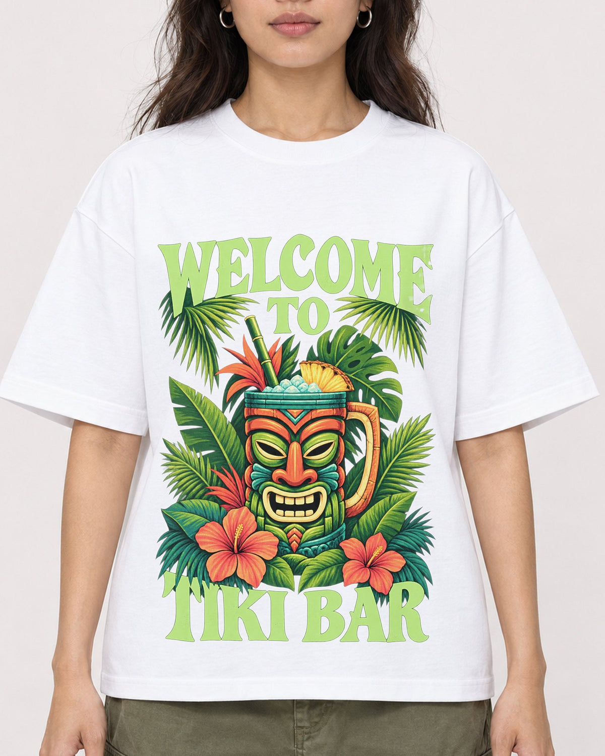 Mockup Boxy Heavyweight Tee White female close-up 02