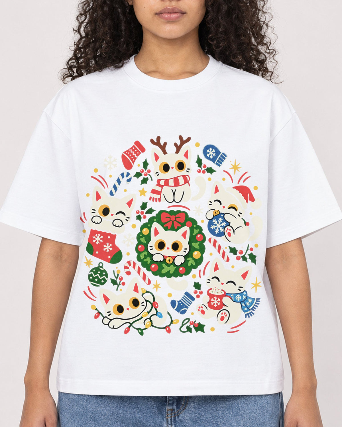 Mockup Boxy Heavyweight Tee White female close-up 10