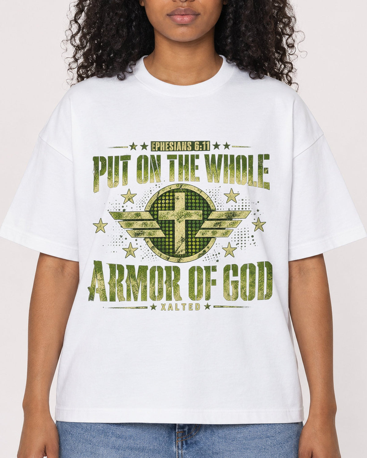 Mockup Boxy Heavyweight Tee White female close-up 05