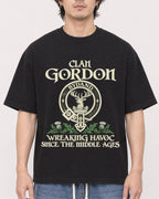 Mockup Boxy Heavyweight Tee Black male close-up 03